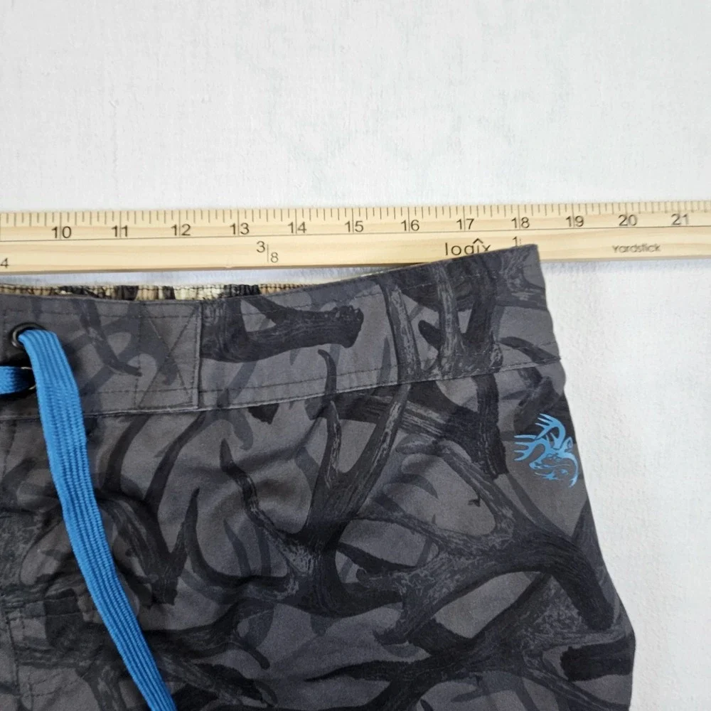 Legendary Whitetails Shorts Mens Boardshorts Swim Trunks Large Camo Swimwear‎